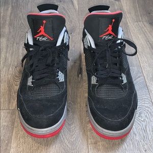 Air Jordan (USED) Scratch on the side